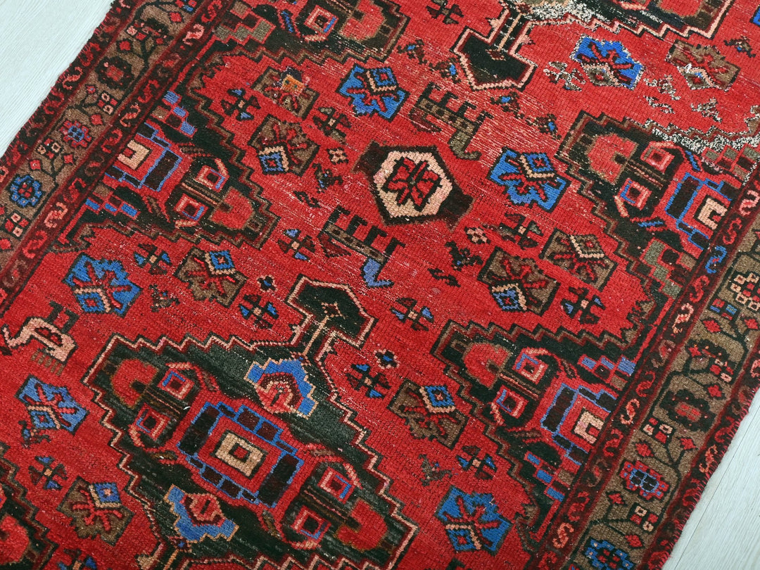 2' 12" x 10' 11"