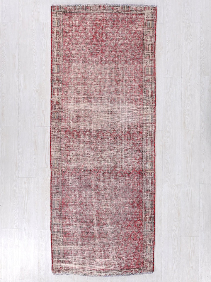 2' 10" x 7' 8"