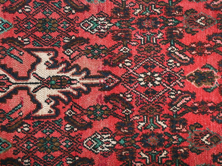 2' 11" x 9' 3"