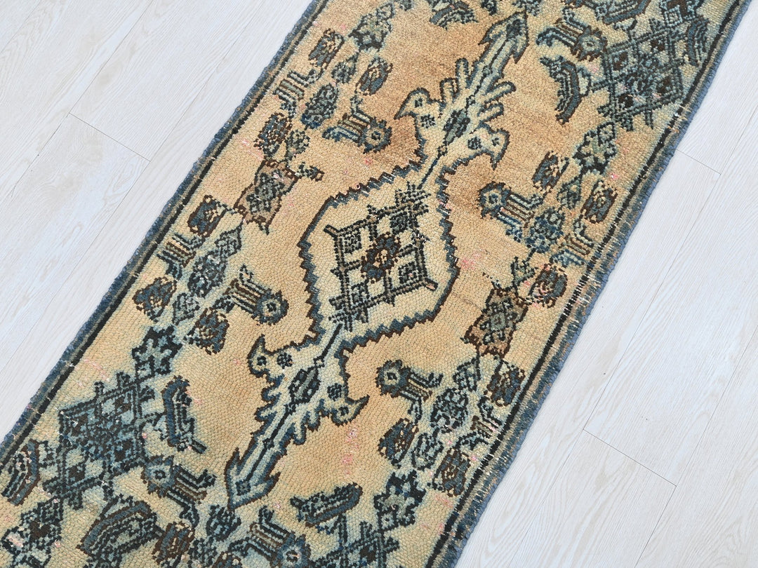 2' 0" x 9' 2"