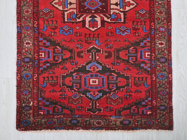 2' 12" x 10' 11"