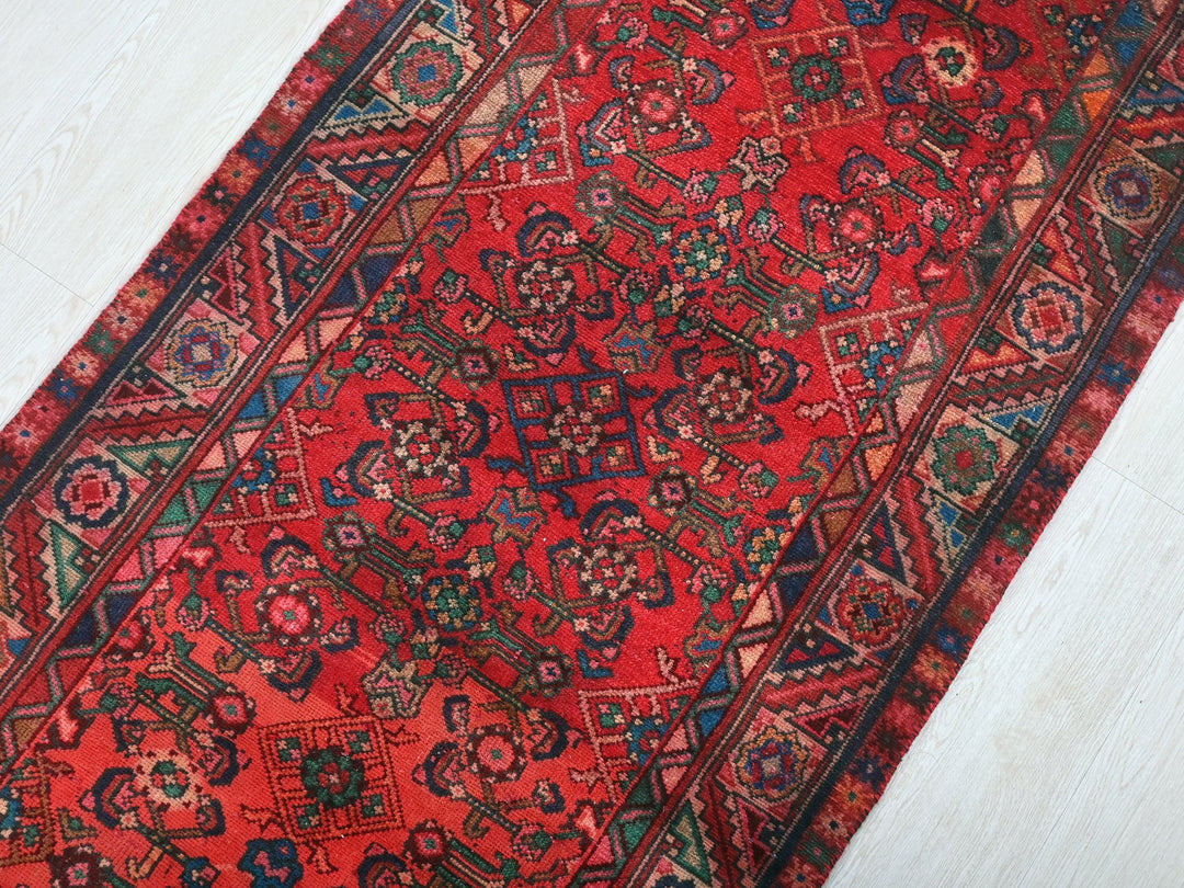 2' 10" x 13' 4"