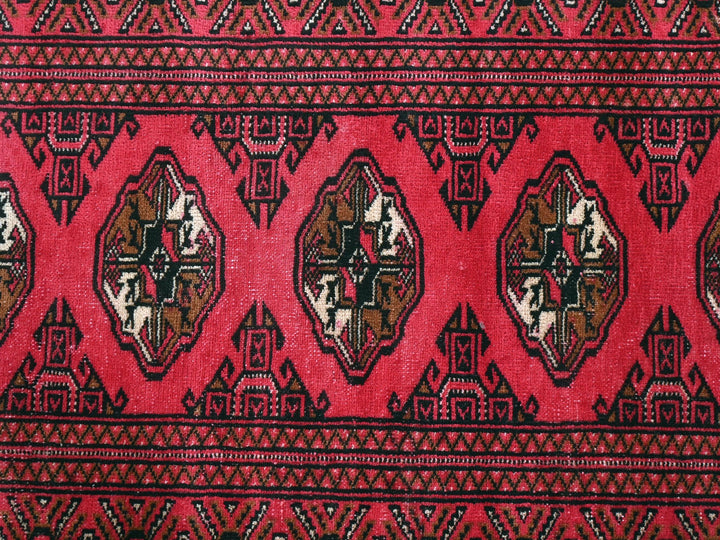 2' 12" x 4' 6"