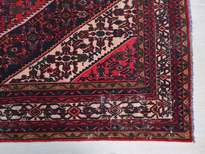 10' 5" x 14' 0"
