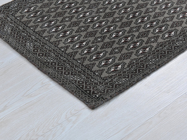 2' 0" x 4' 1"