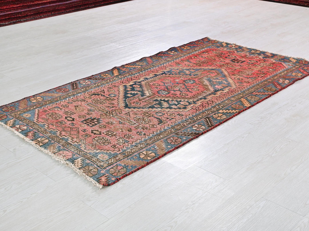 a rug is laying on the floor in a room