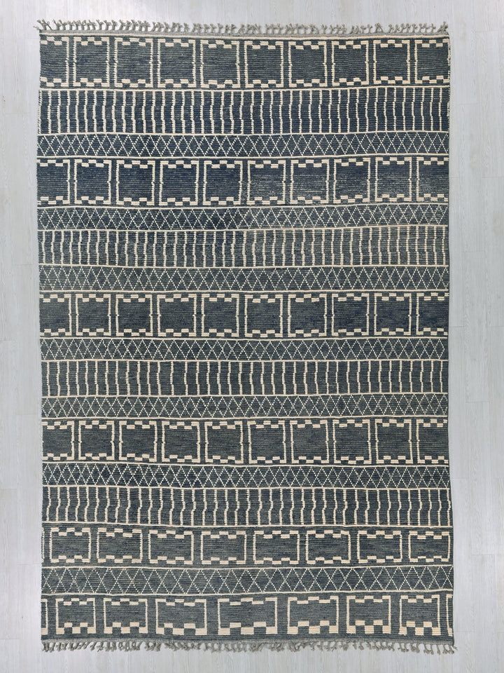 9' 0" x 12' 3"