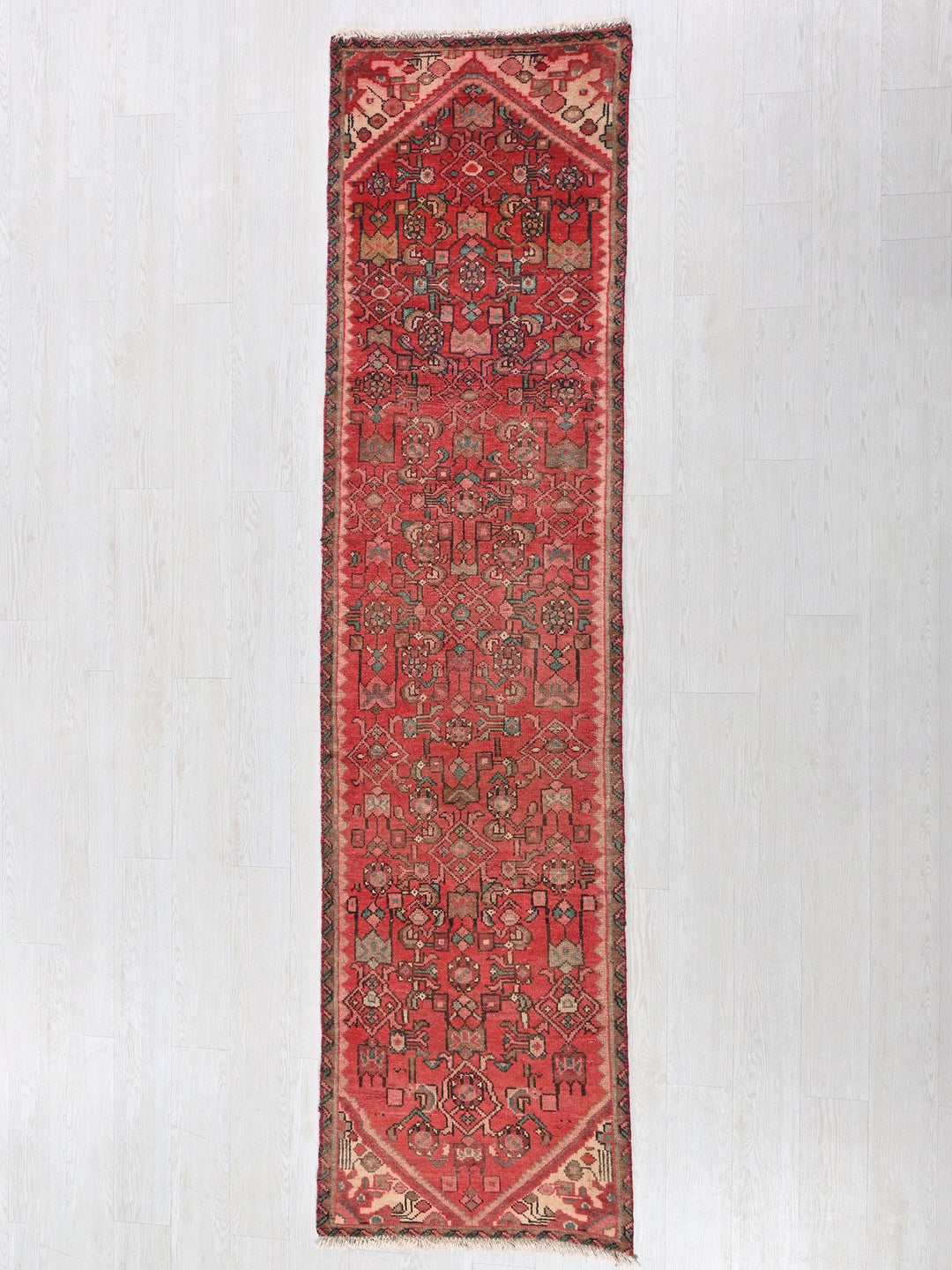 2' 4" x 9' 3"