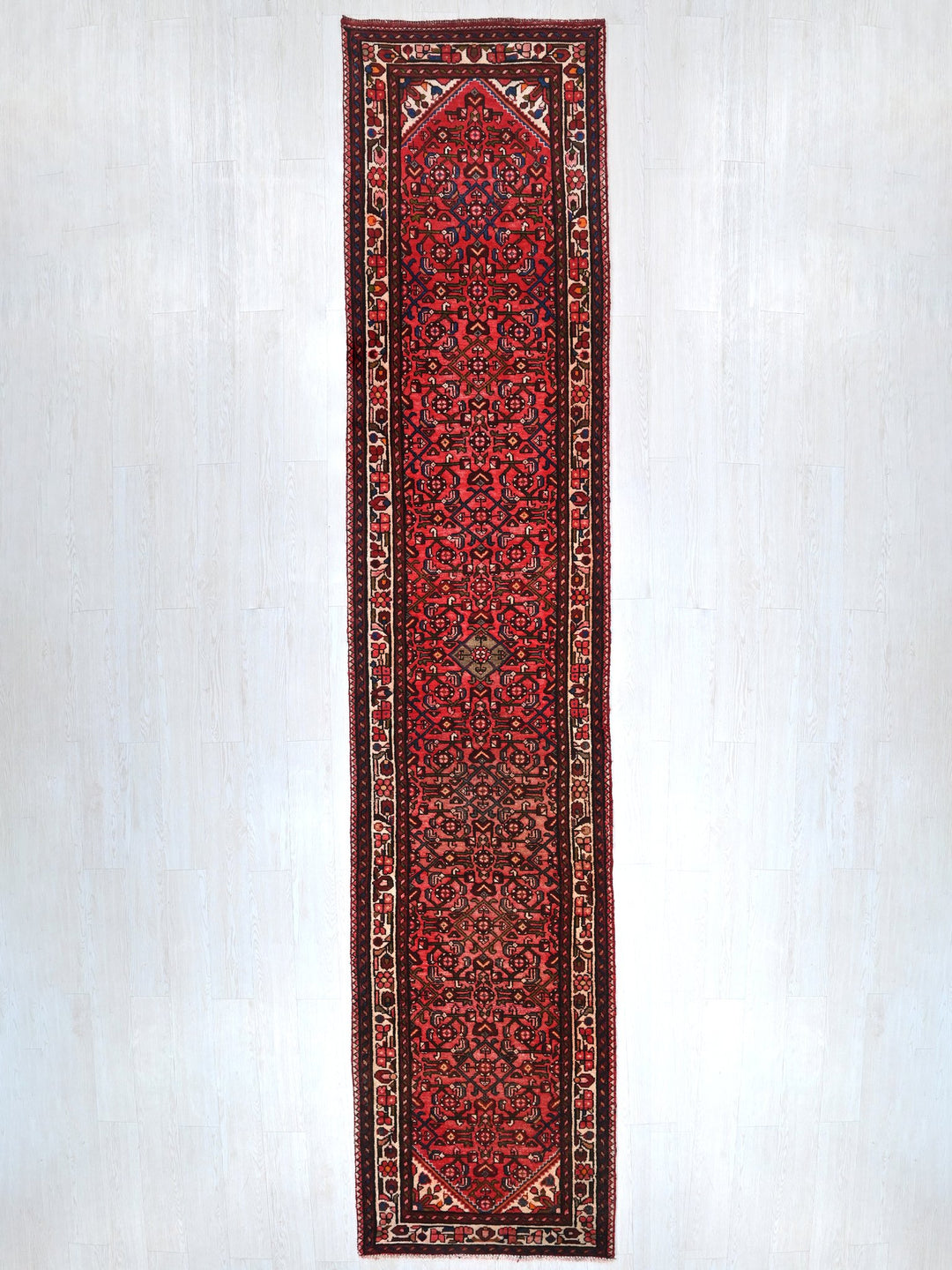 2' 8" x 13' 4"