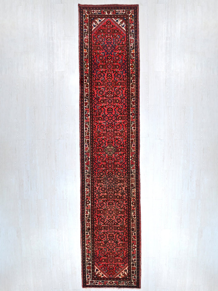 2' 8" x 13' 4"
