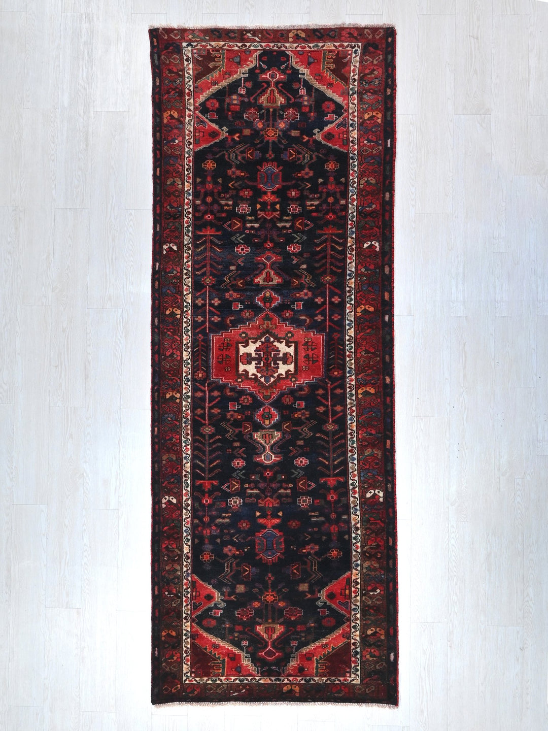 3' 3" x 10' 0"