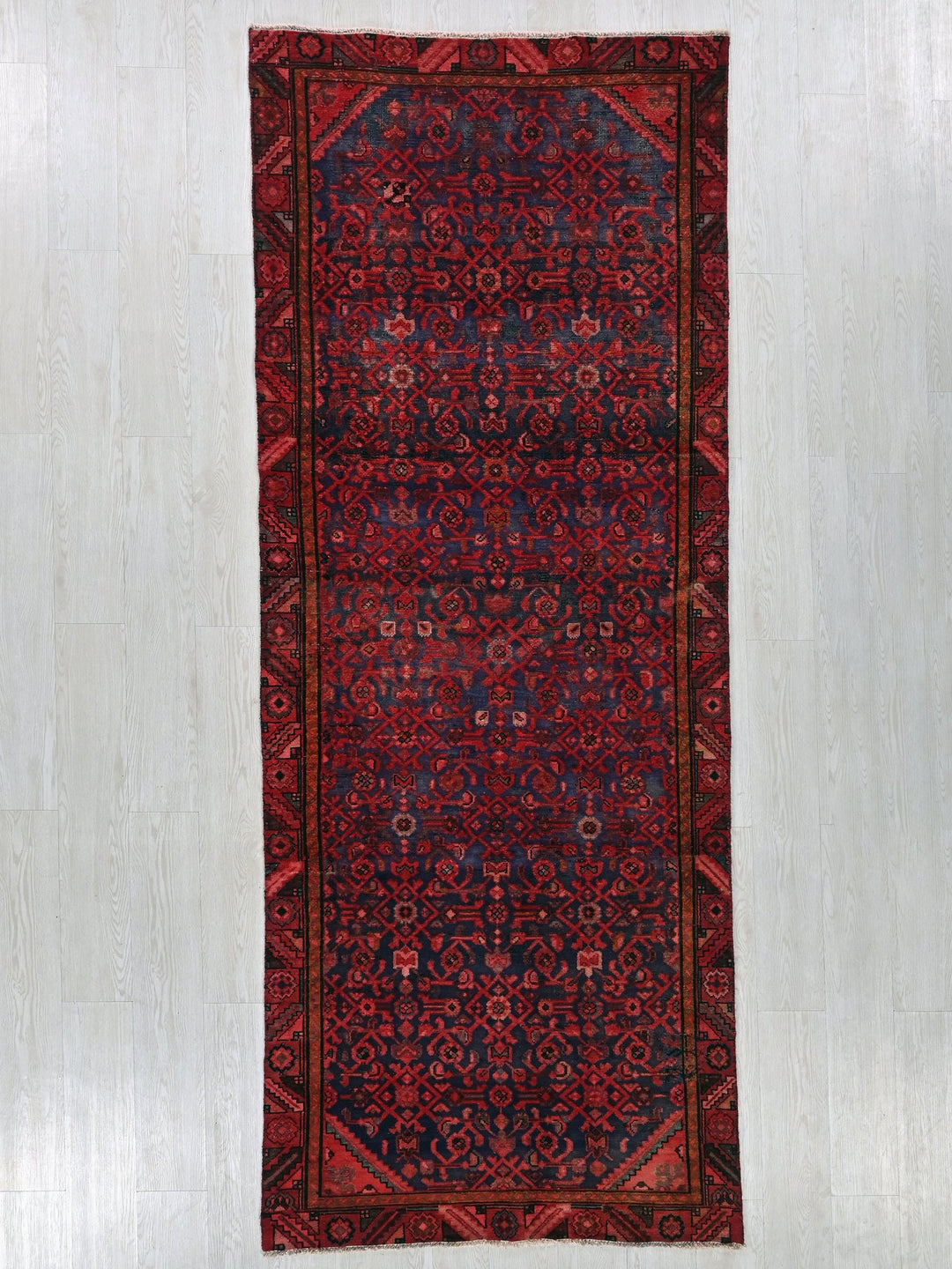 3' 4" x 9' 8"