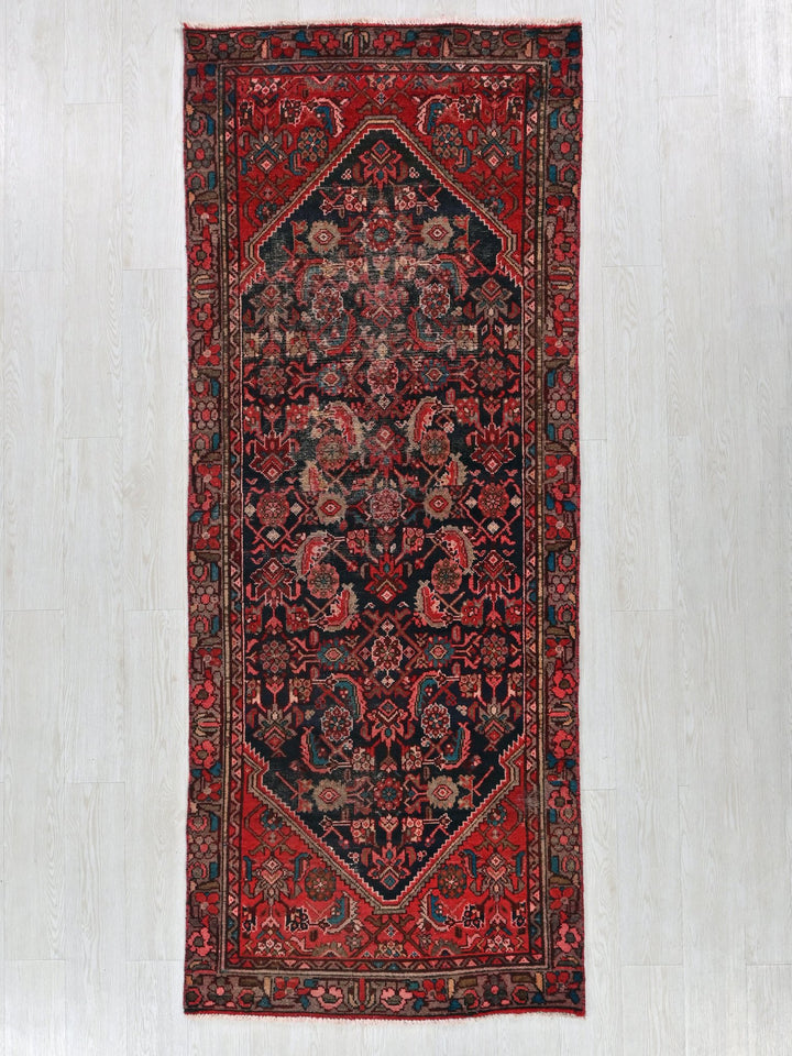 3' 1" x 8' 7"