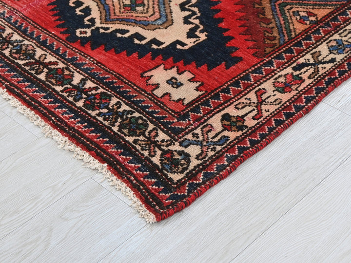 3' 3" x 14' 0"