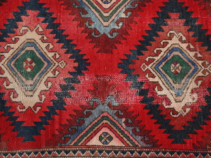 3' 3" x 14' 0"