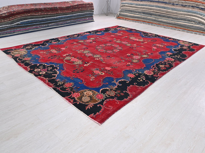 9' 1" x 11' 9"