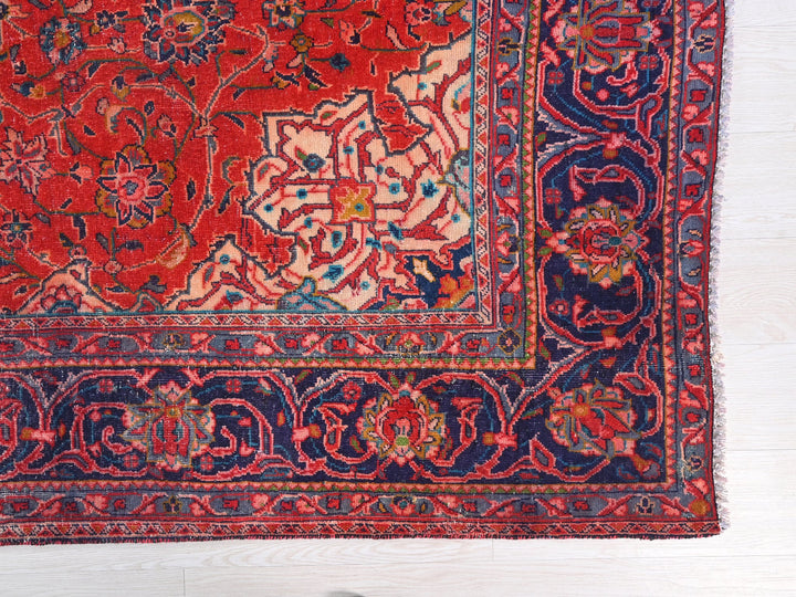 6' 6" x 10' 1"