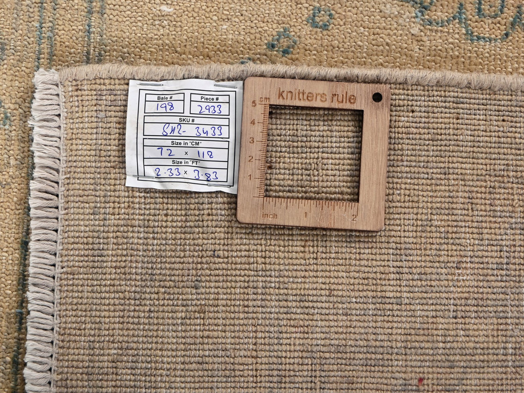 2' 4" x 3' 10"