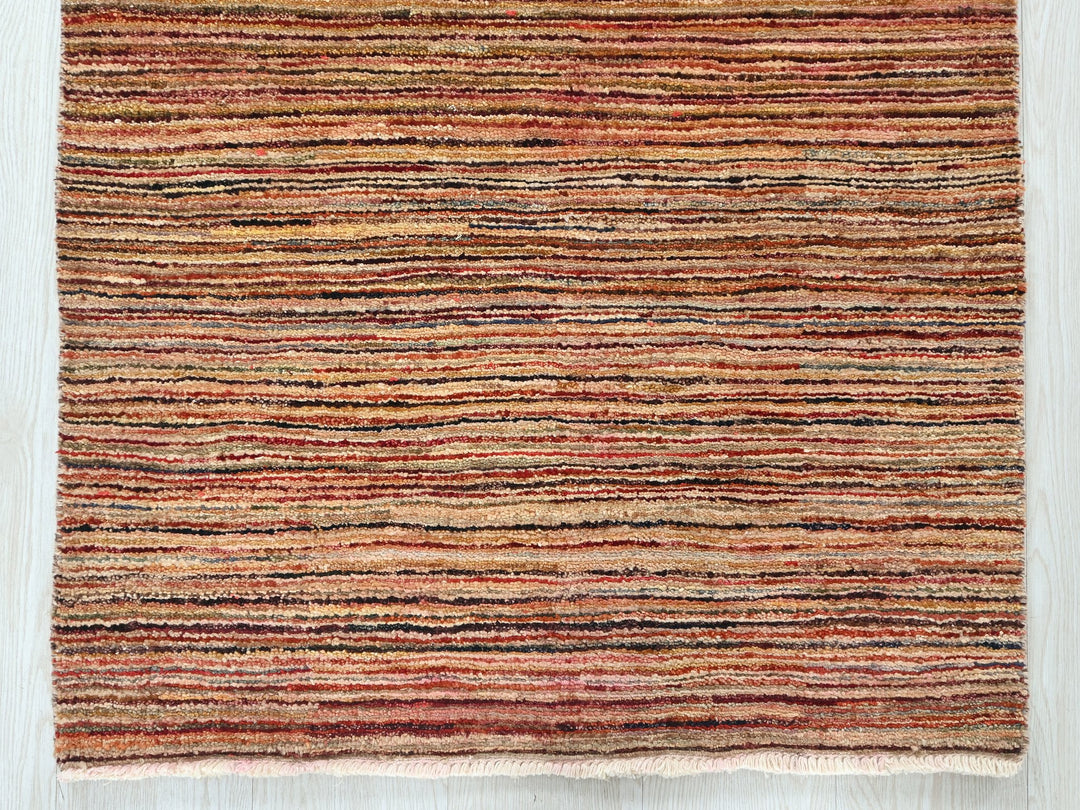 2' 6" x 3' 9"