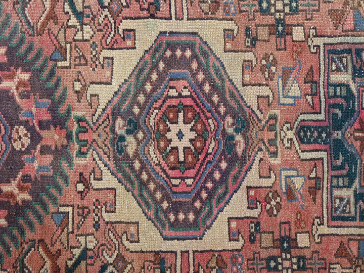 2' 5" x 8' 5"