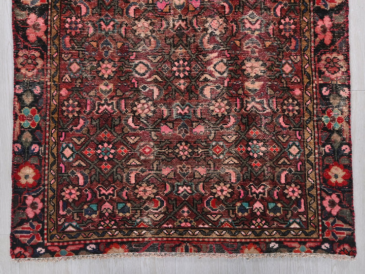 3' 1" x 9' 3"