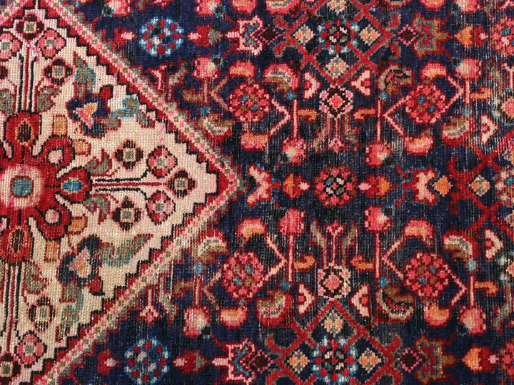 2' 6" x 4' 3"