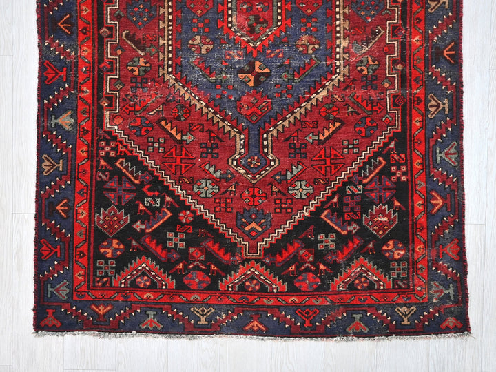 3' 11" x 12' 5"