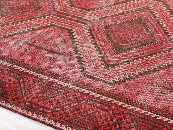 3' 10" x 6' 8"