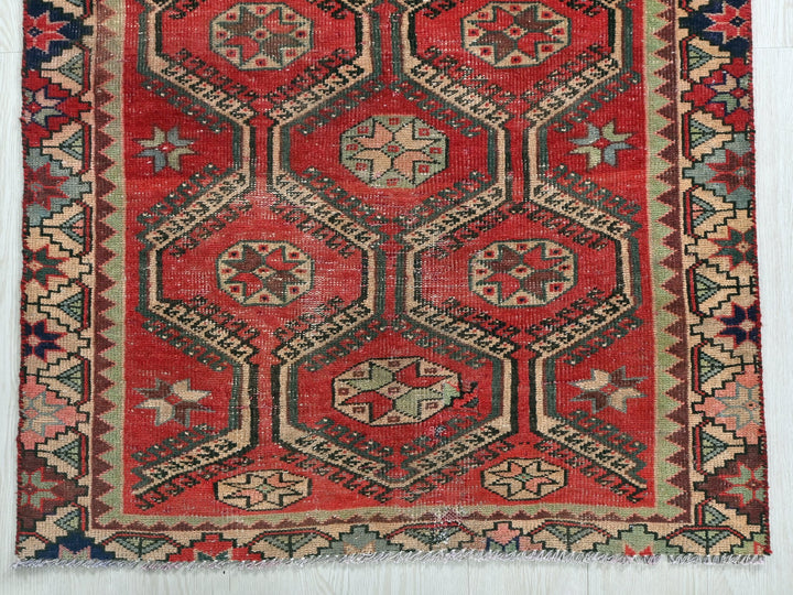 3' 1" x 4' 9"