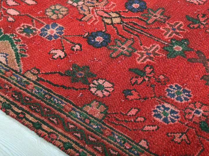 2' 6" x 10' 1"