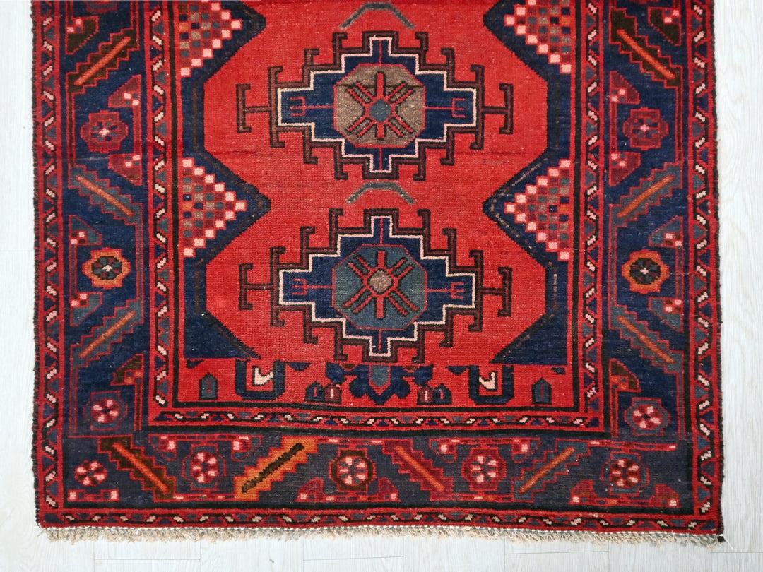 3' 3" x 10' 0"