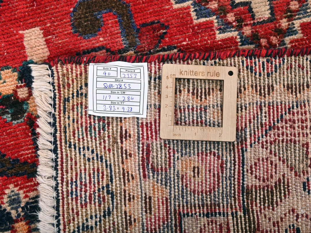 3' 10" x 9' 4"