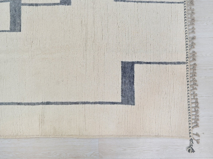 8' 11" x 12' 1"