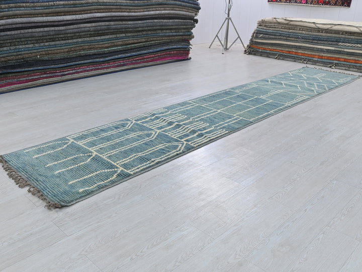 2' 6" x 13' 9"