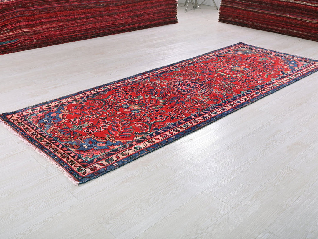 3' 1" x 8' 10"