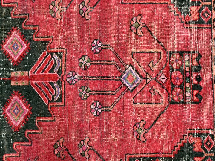 3' 9" x 6' 7"
