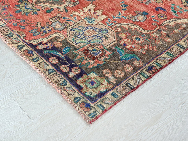 4' 8" x 9' 1"