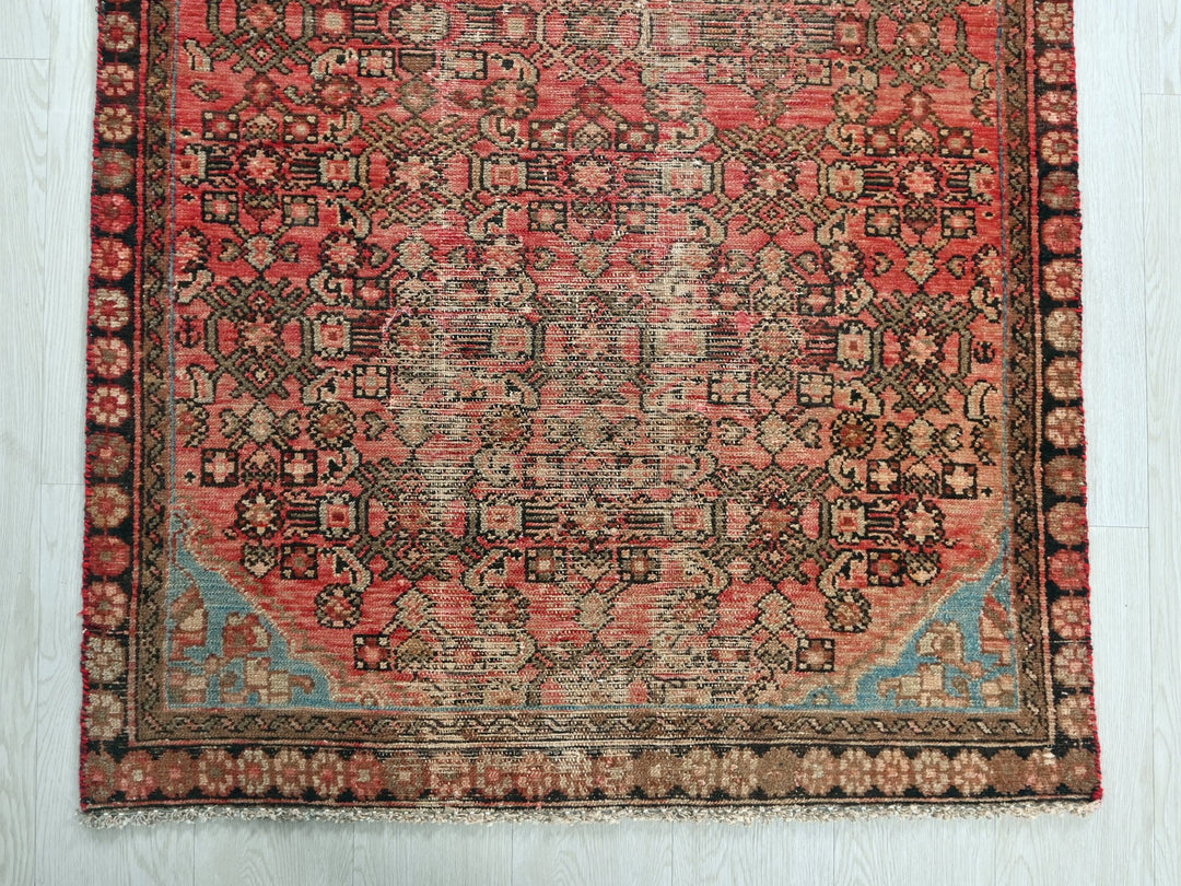 3' 1" x 8' 6"