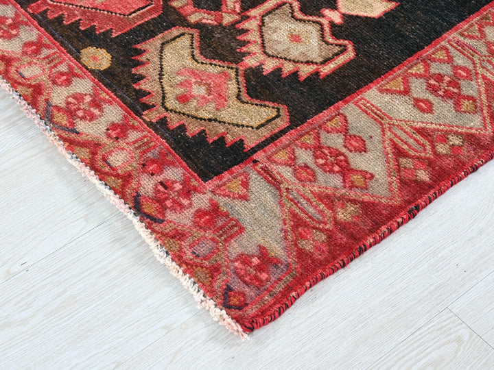 3' 4" x 4' 2"