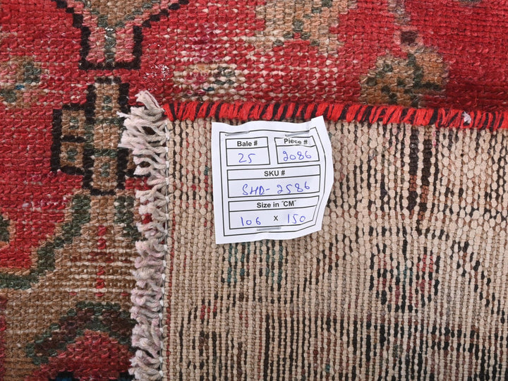 3' 6" x 4' 11"