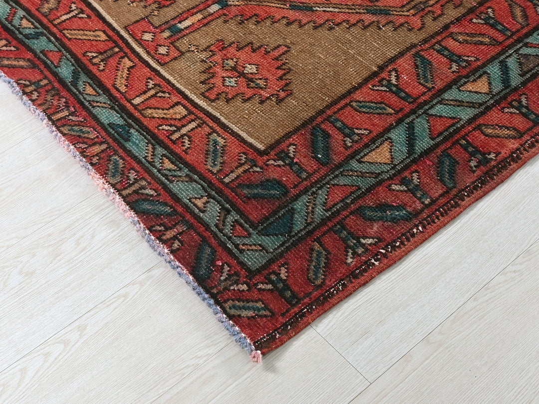 3' 5" x 9' 11"