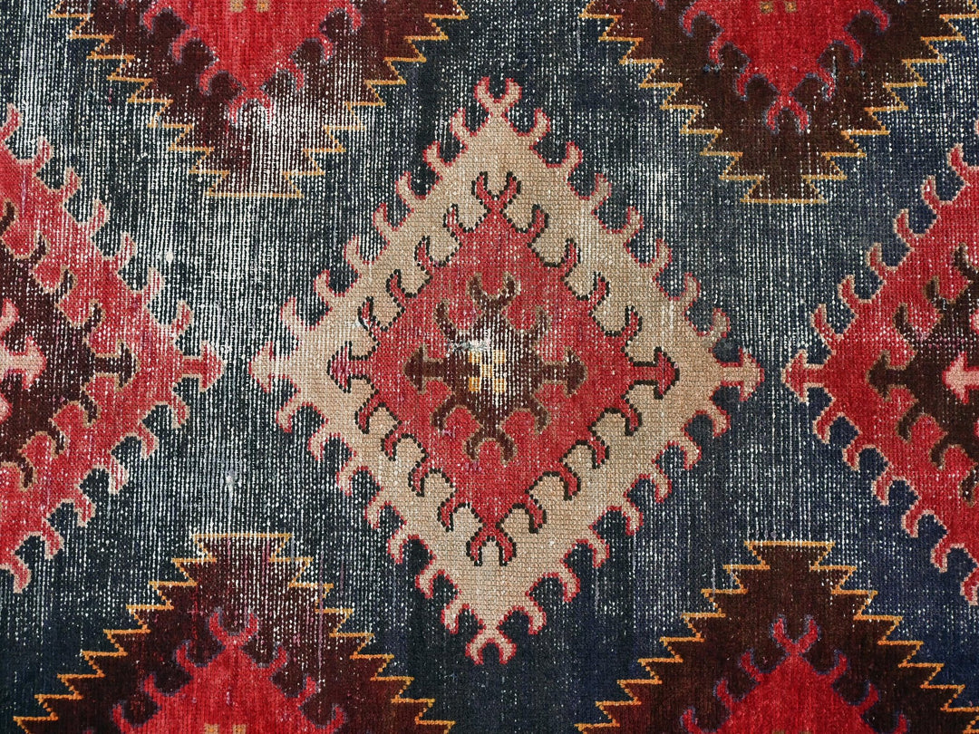 3' 1" x 4' 8"