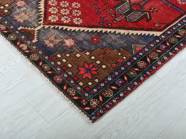 3' 5" x 5' 2"
