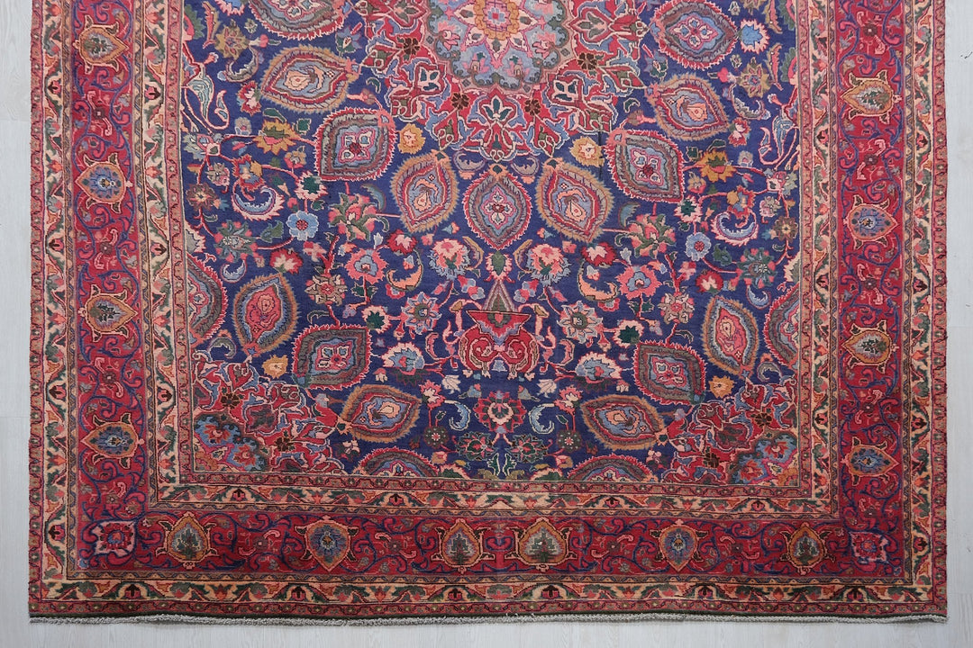 9'1" x 12'10"
